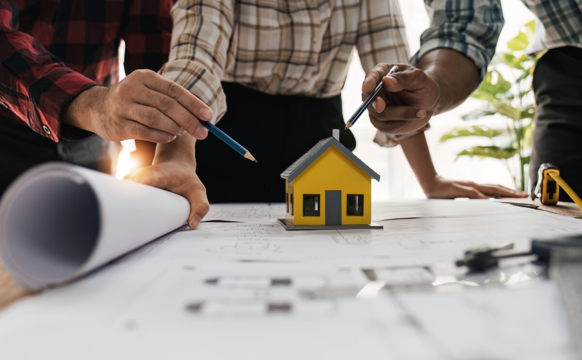 Eine gute Planung und fachliche Beratung sind die Basis jeder erfolgreichen Sanierung. (Foto: Bausparkasse Schwäbisch Hall)